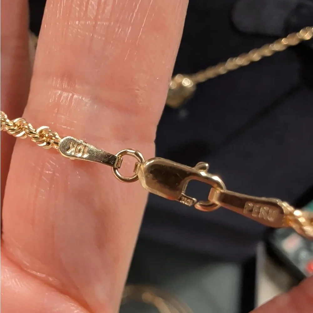 10 k yellow gold neckle and pedant new - Picture 3 of 8